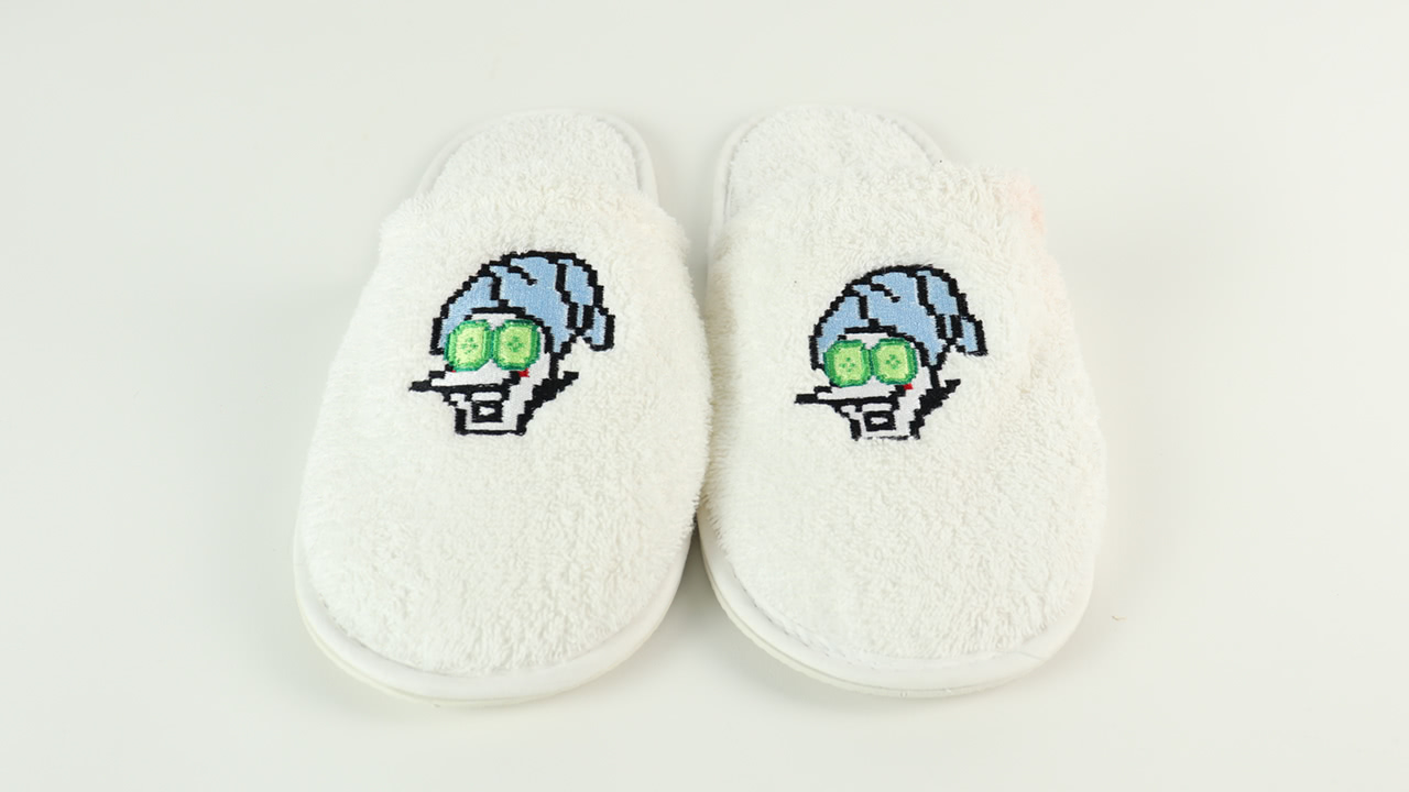 EMBROIDERED BATHROBE AND SLIPPERS